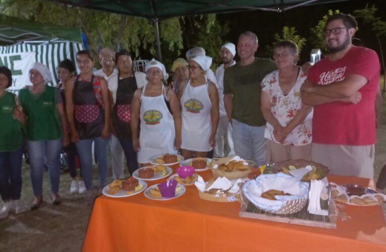 PRIMER FESTIVAL DE LA EMPANADA FRITA EN YESO .