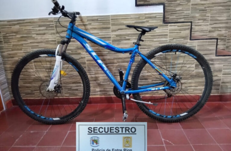 Robaron una Bicicleta de la caja de una Camioneta en Santa Elena.