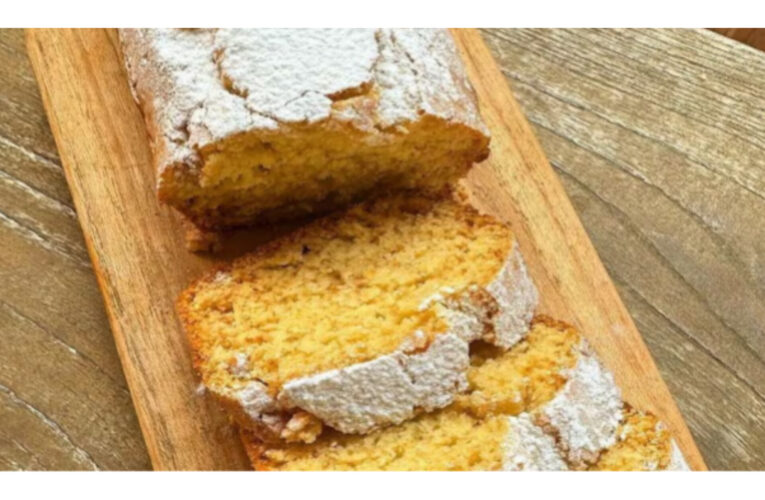 Cómo hacer un esponjoso budín de naranja con pocos ingredientes de que tenés en tu cocina