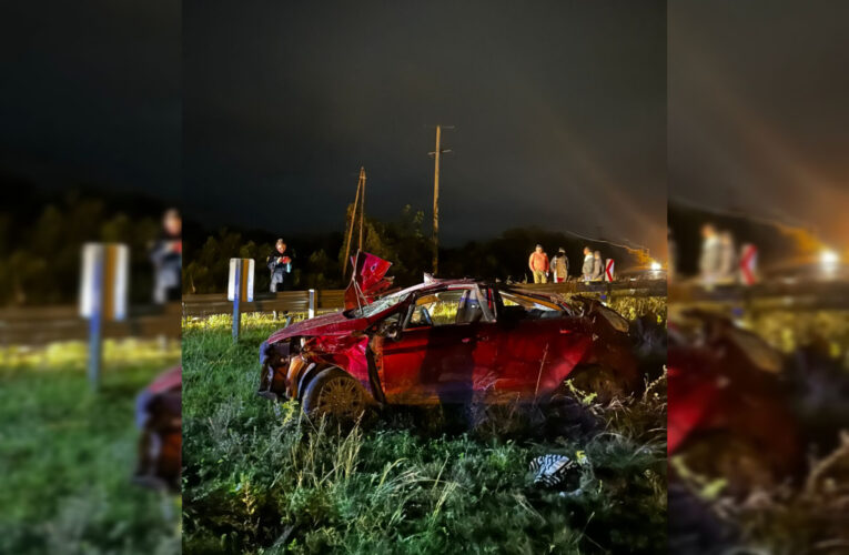 Está Madrugada Perdió el control del Vehículo e Impacto contra el Guardarraíl