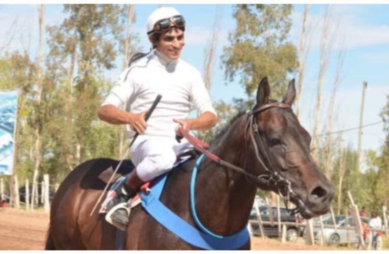 Conmoción en el deporte: murió un jockey de 34 años después de que su caballo se le cayera encima