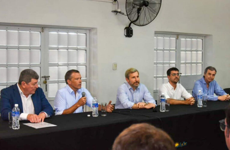 FRIGERIO Y MARTIN ENTREGARON 35 ESCRITURAS DE VIVIENDAS A FAMILIAS DE LA PAZ