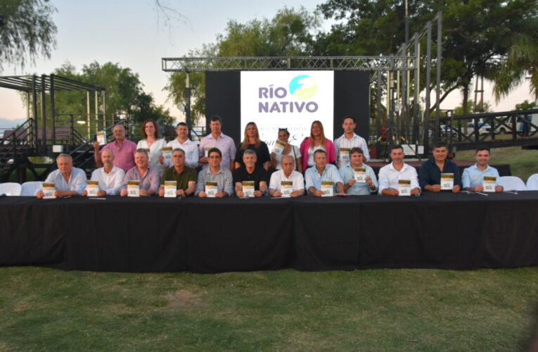 Días atrás, el Intendente Walter Martin junto a Presidentes Municipales de otras localidades firmaron un convenio de cooperación e integración en turismo.