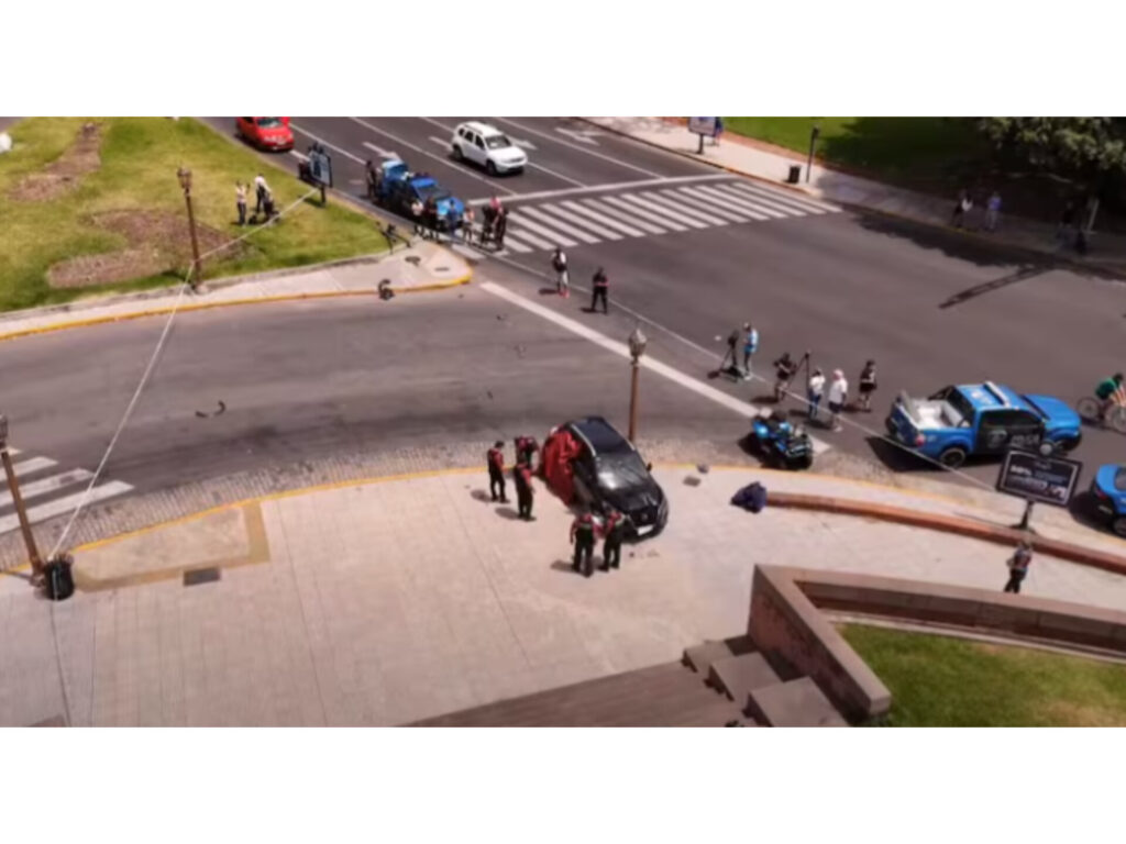 Tragedia en Recoleta: una conductora perdió el control de su auto y ...