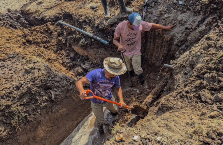 Municipalidad de La Paz Informa que personal municipal se encuentra trabajando intensamente en la red de agua y en el cambio de bombas en diferentes zonas de la ciudad.
