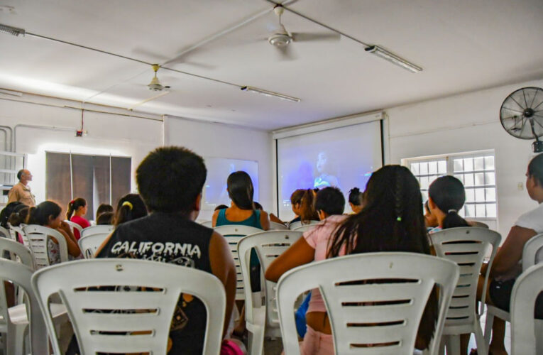 LA PAZ : COMPARTIENDO UNA TARDE DE CINE