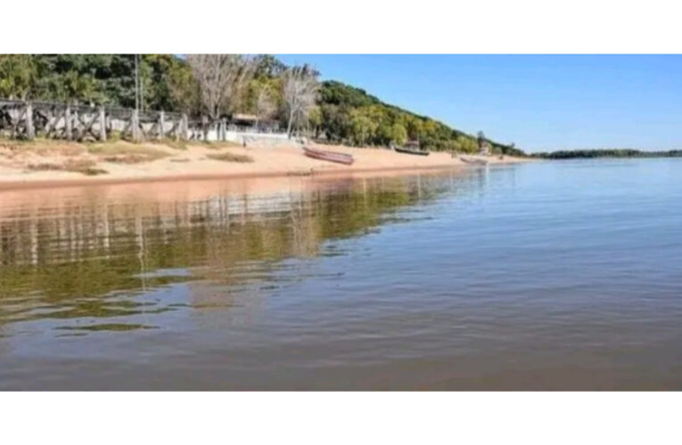 Corrientes: un niño vacacionaba con su familia, se metió al río y desapareció
