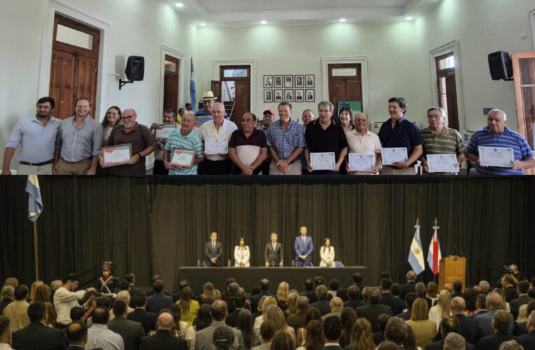 El Intendente Martin hizo entrega de Diplomas a Jubilados y participó de la apertura de Sesiones Ordinarias de la Legislatura Provincial