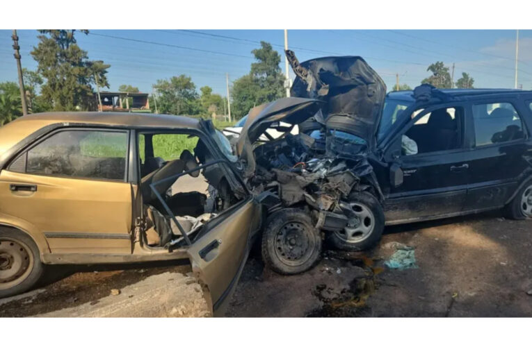 Un menor de 15 años manejó, chocó de frente con otro auto y mató al otro conductor