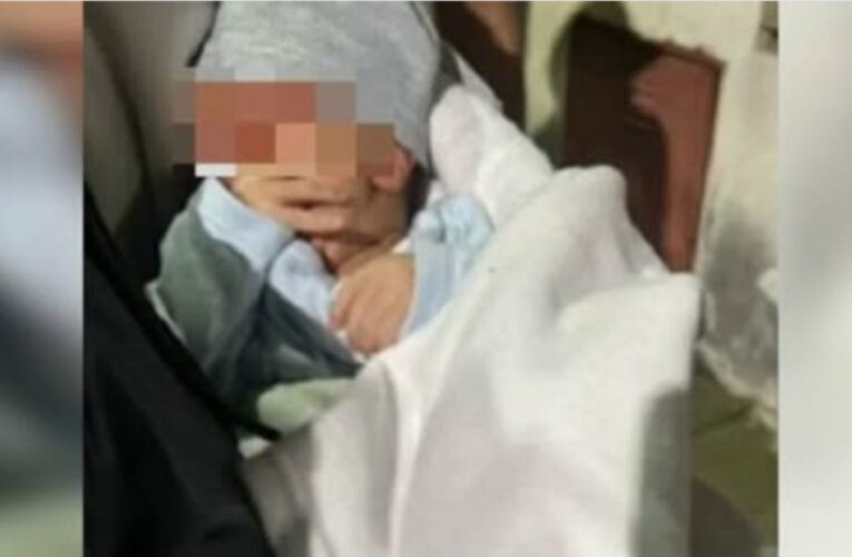 Caseros: jugaban en la plaza, escucharon un llanto y encontraron a un bebé abandonado