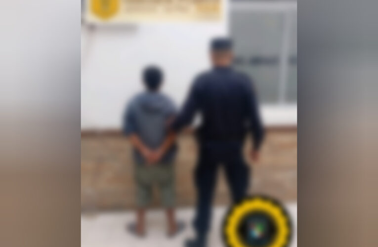 AlGUIEN QUE HACE NUEVAMENTE DE LAS SUYAS, ESTA VEZ, HABRÍA AGREDIDO FISICAMENTE A LOS UNIFORMADOS TAMBIÉN.