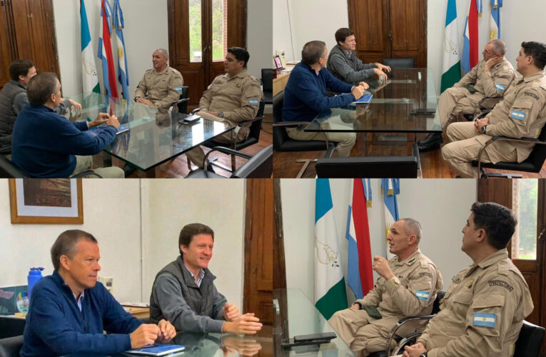 El Intendente Walter Martin y el Secretario de Gobierno, Matías Camino, mantuvieron una importante reunión con el Director de Educación de la Prefectura Naval Argentina, Prefecto General Daniel Germán Bonifacini, y con el Jefe de la Prefectura local, Prefecto Hernán Emanuel Minetti.