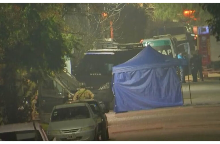 Un policía mató a la pareja de su ex, se atrincheró y todo tuvo un trágico final