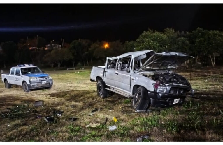 En horas de la madrugada aproximadamente 01:40 hs  se produjo un vuelco de una camioneta sin graves consecuencias para sus ocupantes.