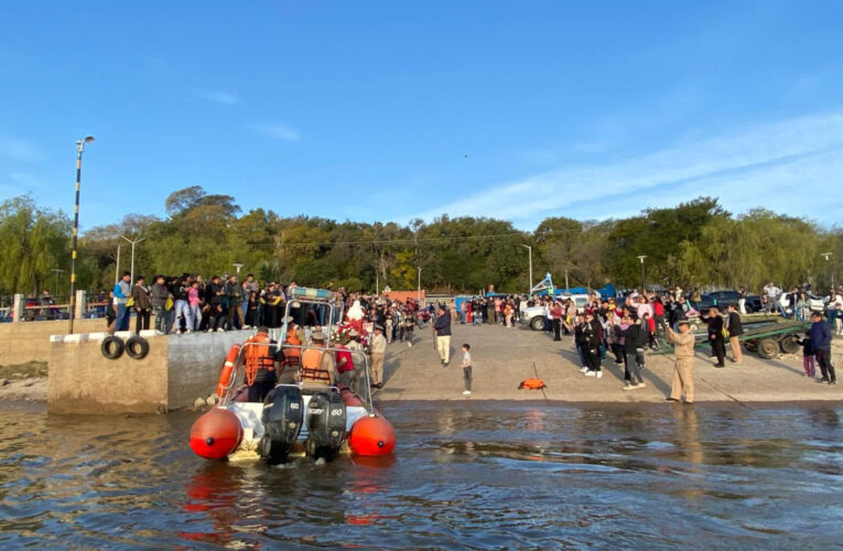 Santa Elena : Procesión Náutica en Honor a a su Santa Patrona.