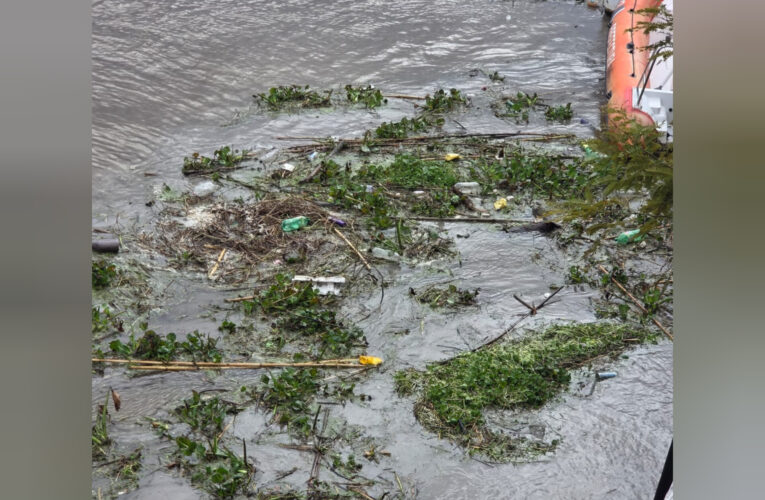 Luego de llover Copiosamente en la ciudad,el efecto arrastré se pudo ver en la Desembocadura del Arroyo Cabayú Cuatiá.