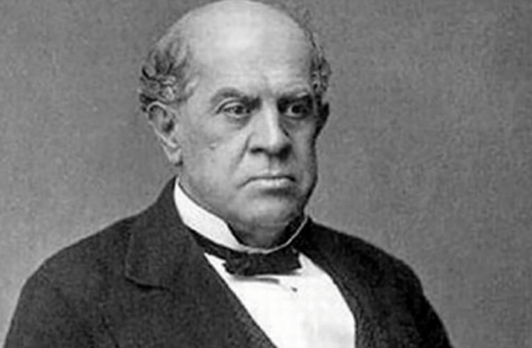 Insólito: concejal propuso declarar el 11 de septiembre como Día del Maestro