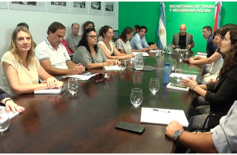 Paritaria: el Gobierno hizo oferta salarial a los gremios docentes y fue rechazada