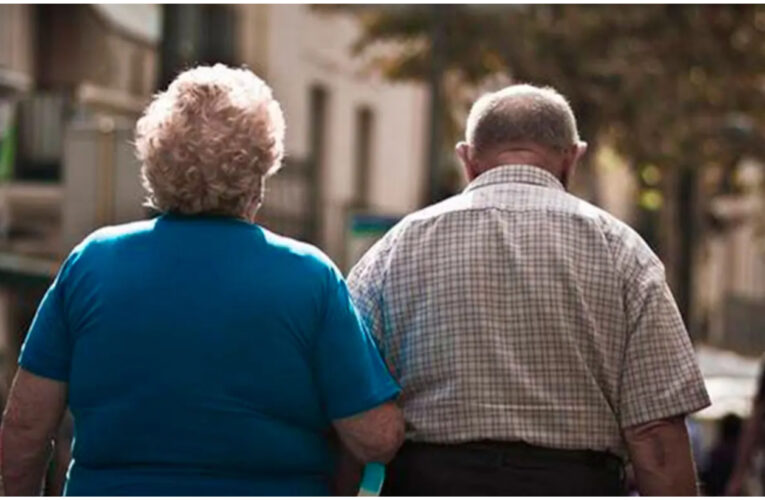 Alerta por el aumento de la mortalidad en Argentina, en especial de adultos mayores: “Hubo más muertos de lo esperado”